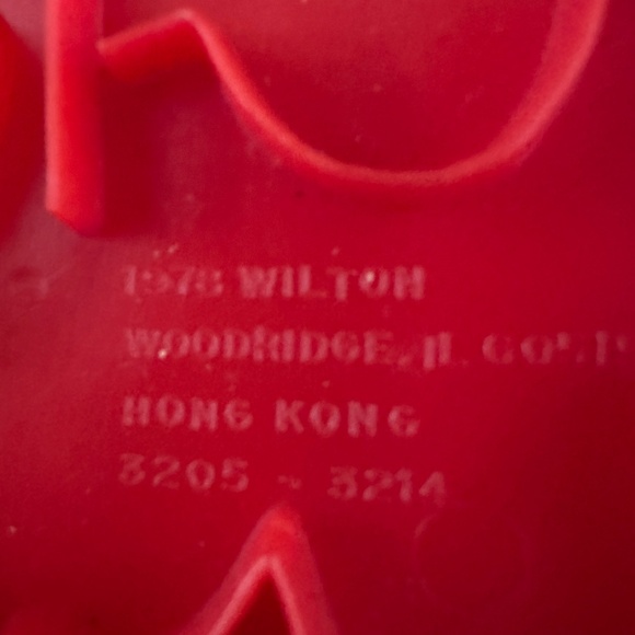 Wilton 1978 Red Christmas Cookie Cutters Set of 4 Tree, Santa, Angel, Wreath - Picture 4 of 13